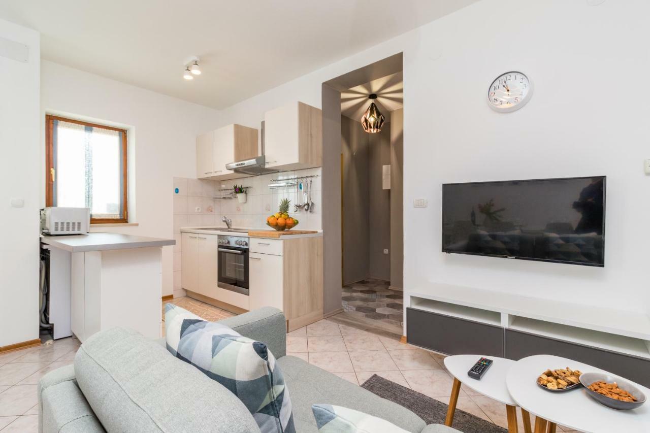 Apartment Anton, Fazana Exterior photo
