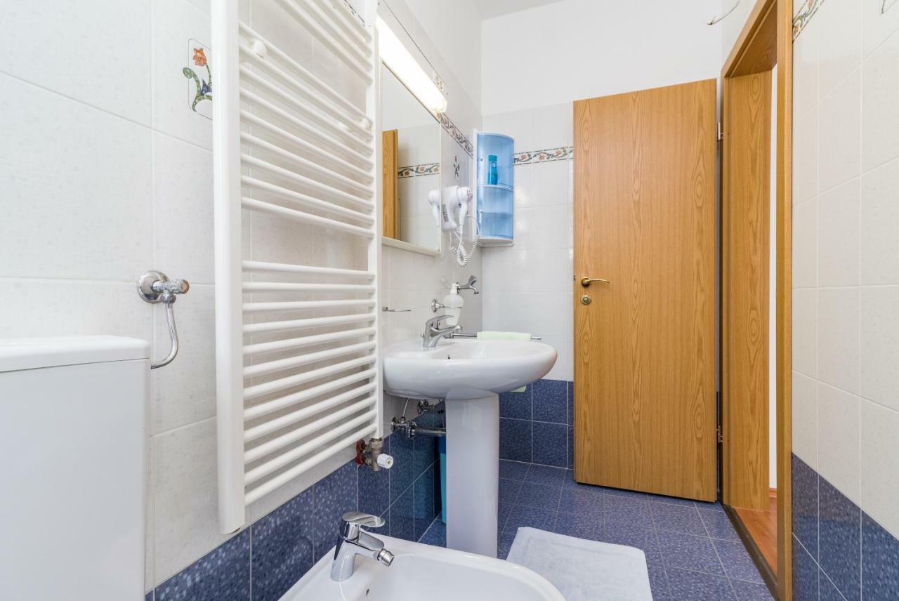 Apartment Anton, Fazana Exterior photo